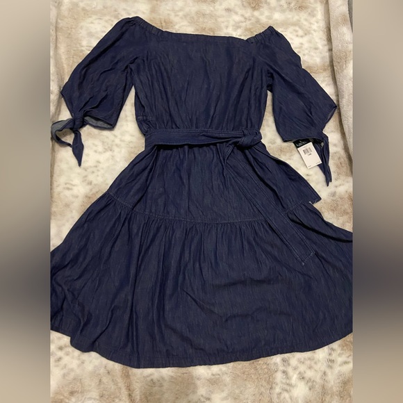 Lauren Ralph Lauren Dresses & Skirts - NWT Lauren Ralph Lauren Off Shoulder Dress with Ruffled Hem